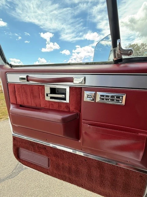 1987 Chevrolet Suburban 7th Gen - Image 19 of 21