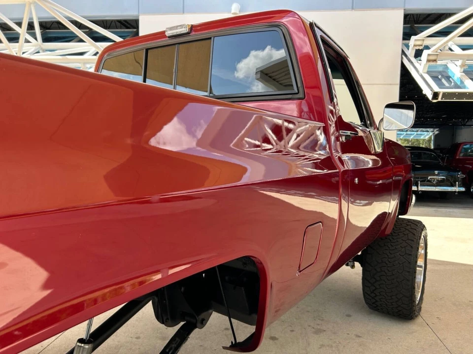 1987 Chevrolet - Image 16 of 31