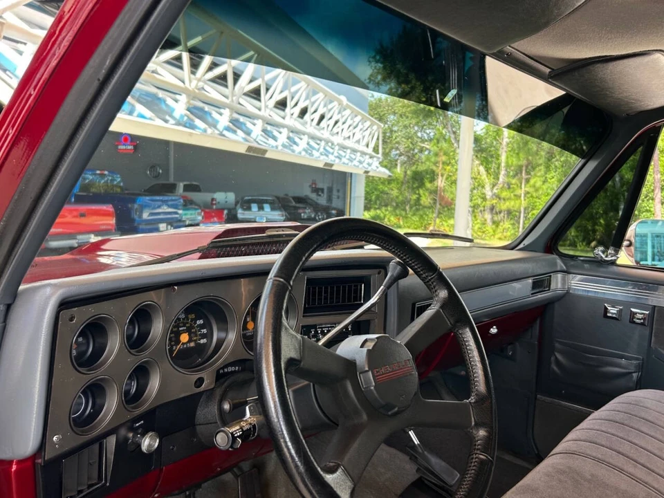 1987 Chevrolet - Image 22 of 31