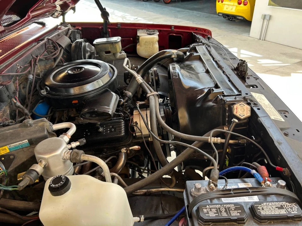 1987 Chevrolet - Image 20 of 31