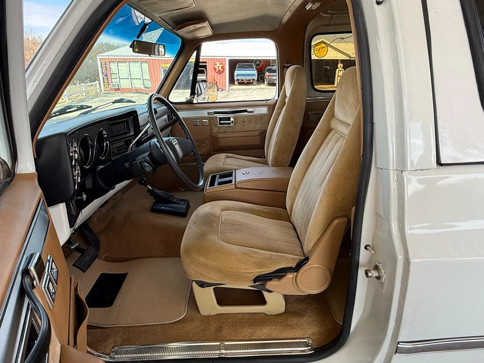 1987 Chevrolet K5 Blazer 2nd Gen - Image 16 of 31