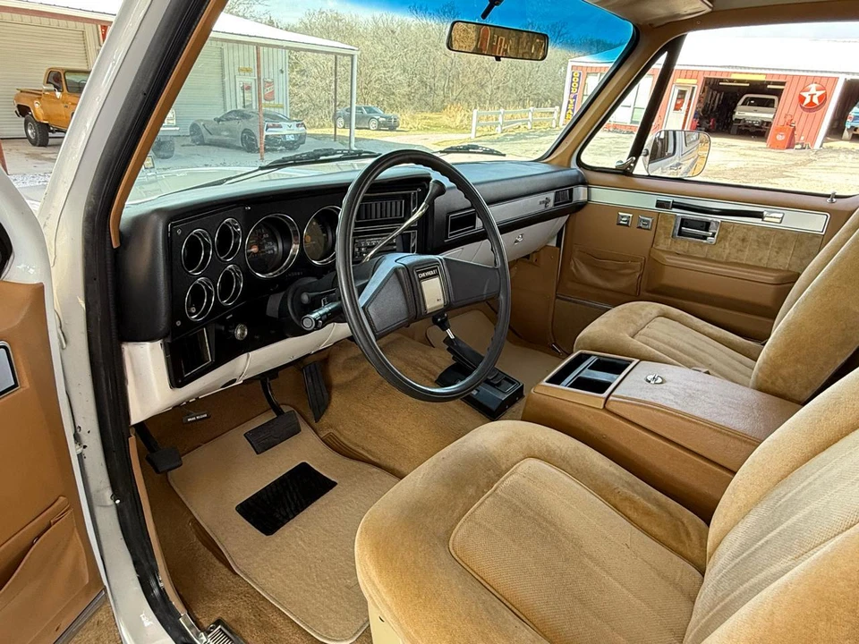 1987 Chevrolet K5 Blazer 2nd Gen - Image 18 of 31