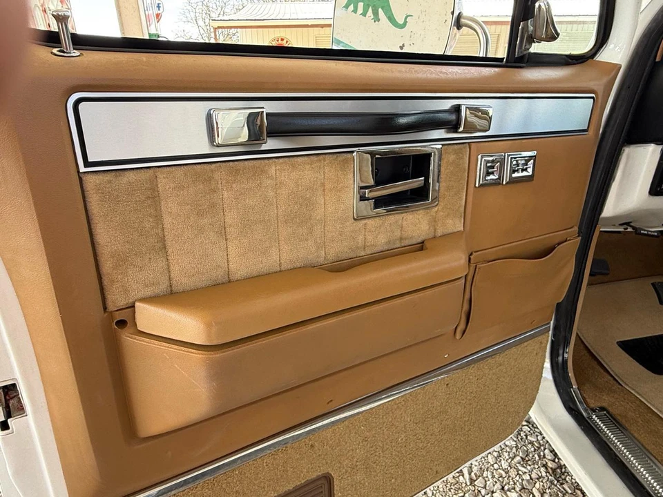1987 Chevrolet K5 Blazer 2nd Gen - Image 24 of 31