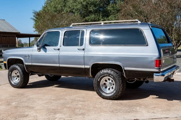 1987 Chevrolet Suburban 7th Gen - Image 2 of 8