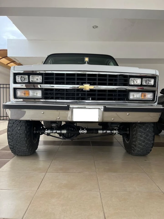1987 Chevrolet K5 Blazer 2nd Gen - Image 2 of 20