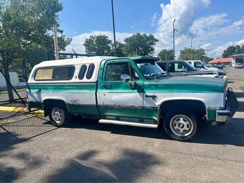 1987 Chevrolet C20 Square Body 350 Auto 2WD