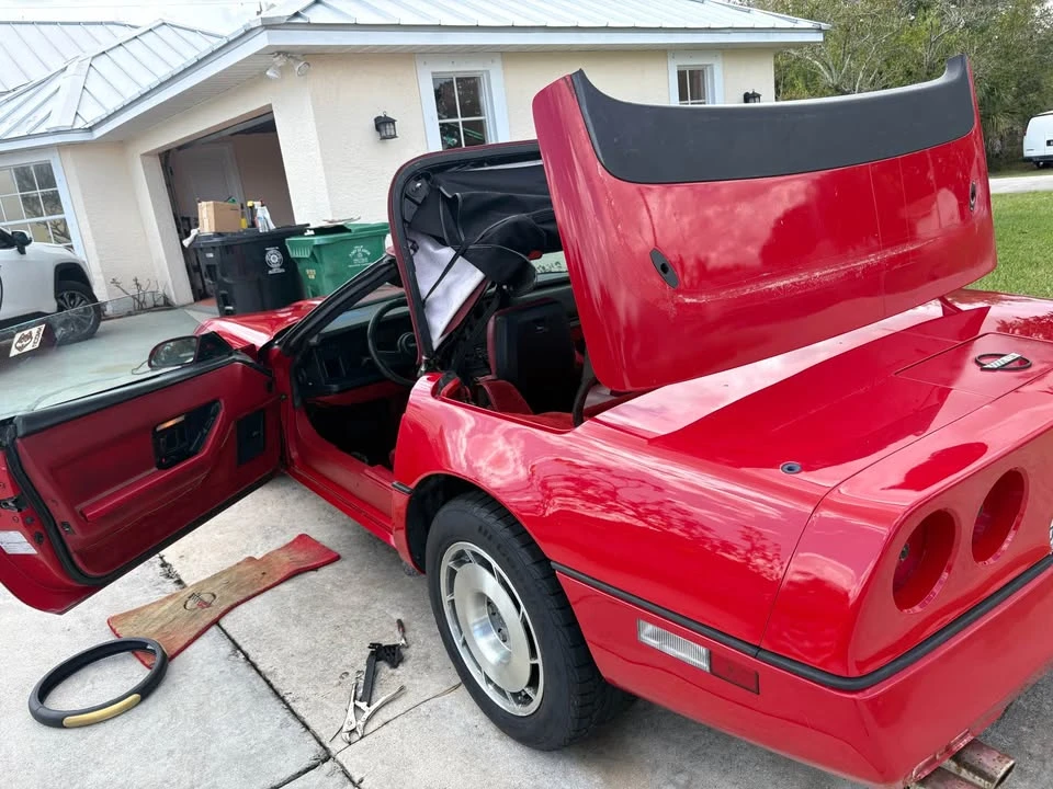 1987 Chevrolet Corvette C4 - Image 16 of 20