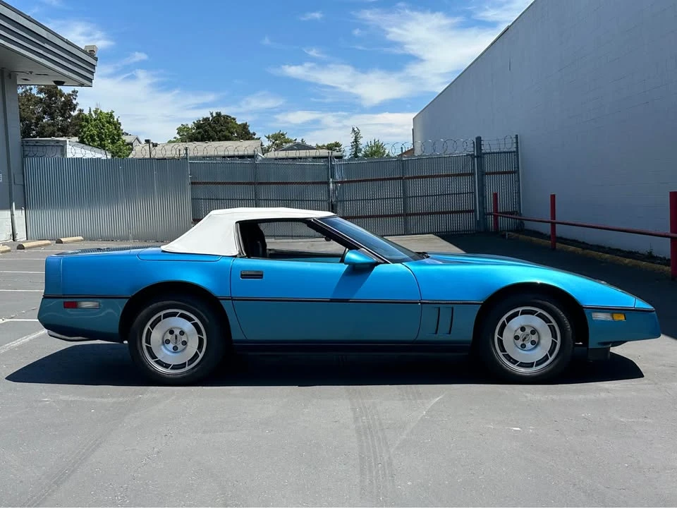 1987 Chevrolet Corvette C4 - Image 16 of 20