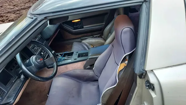 1987 Chevrolet Corvette C4 - Image 4 of 5
