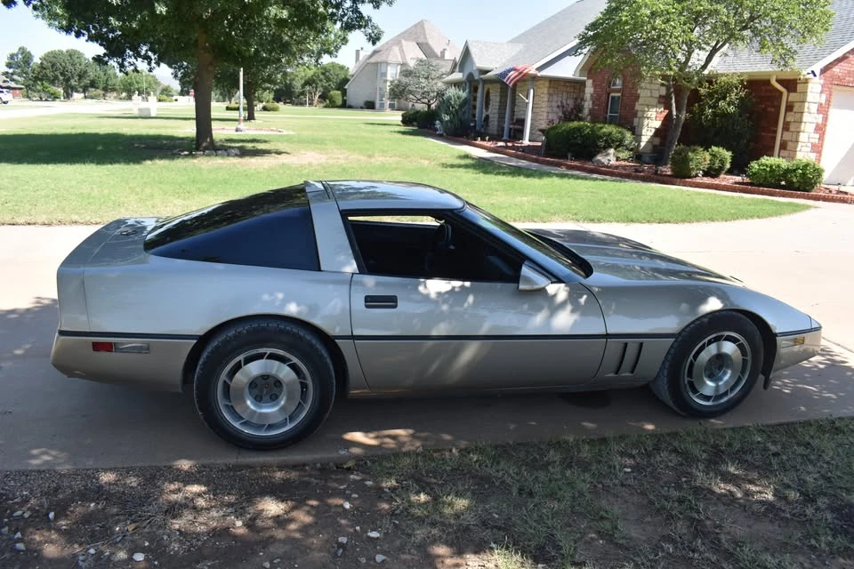 1987 Chevrolet Corvette C4 - Image 15 of 20