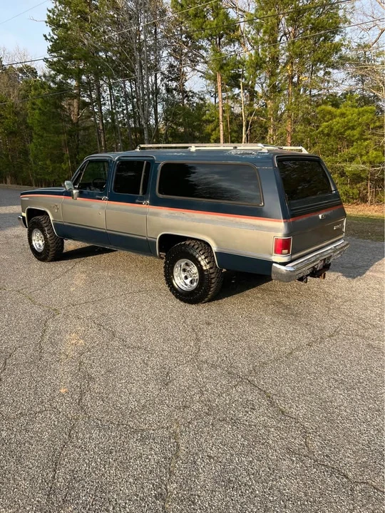 1987 Chevrolet Suburban 7th Gen - Image 3 of 20