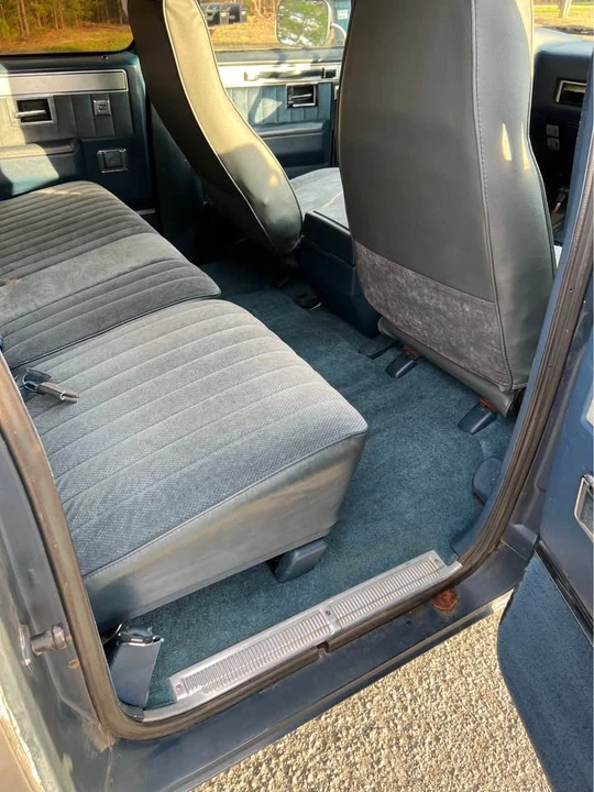 1987 Chevrolet Suburban 7th Gen - Image 13 of 20
