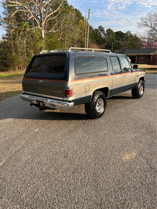 1987 Chevrolet Suburban 7th Gen - Image 5 of 20