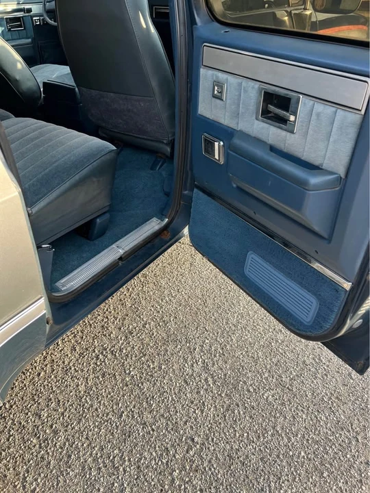 1987 Chevrolet Suburban 7th Gen - Image 15 of 20