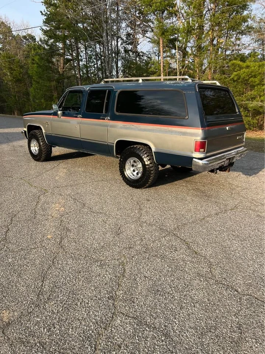 1987 Chevrolet Suburban 7th Gen - Image 2 of 20