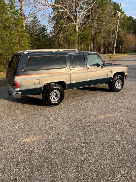 1987 Chevrolet Suburban 7th Gen - Image 6 of 20