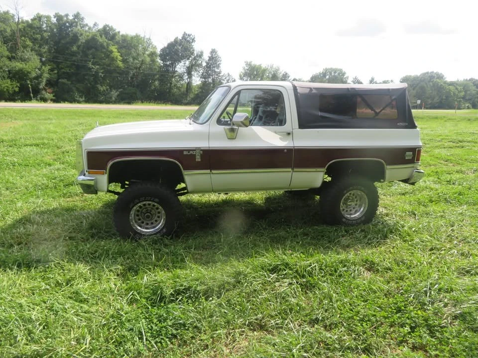 1987 Chevrolet K5 Blazer 2nd Gen - Image 2 of 20