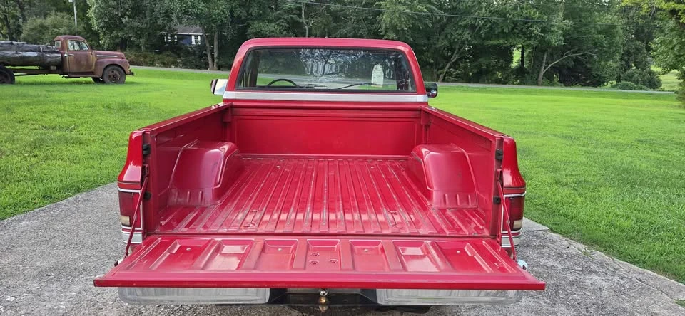 1987 Chevrolet Silverado - Image 12 of 20