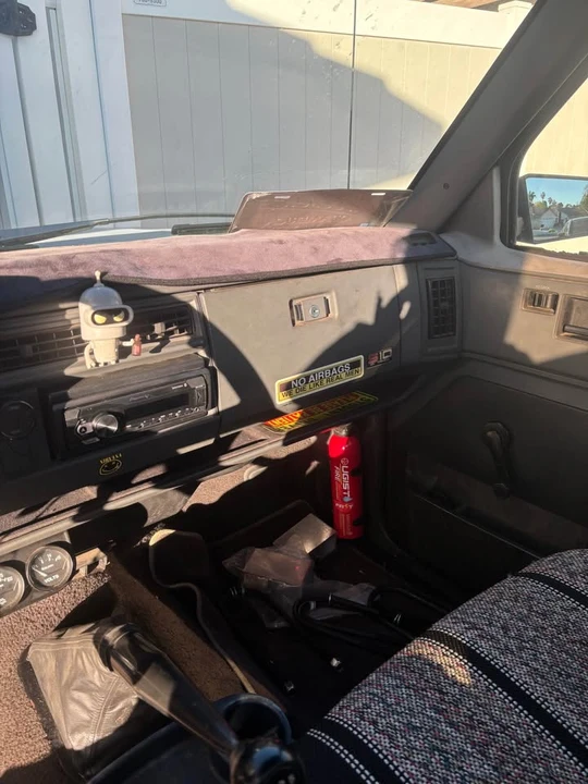 1987 Chevrolet S-10 - Image 9 of 10