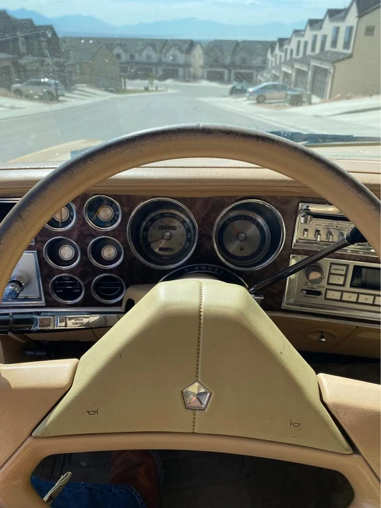 1987 Chrysler - Image 7 of 8