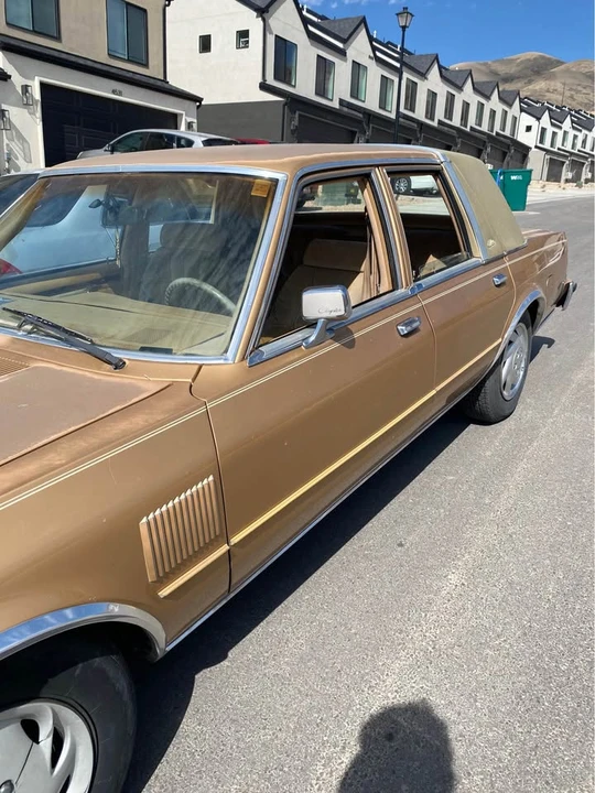 1987 Chrysler - Image 2 of 8