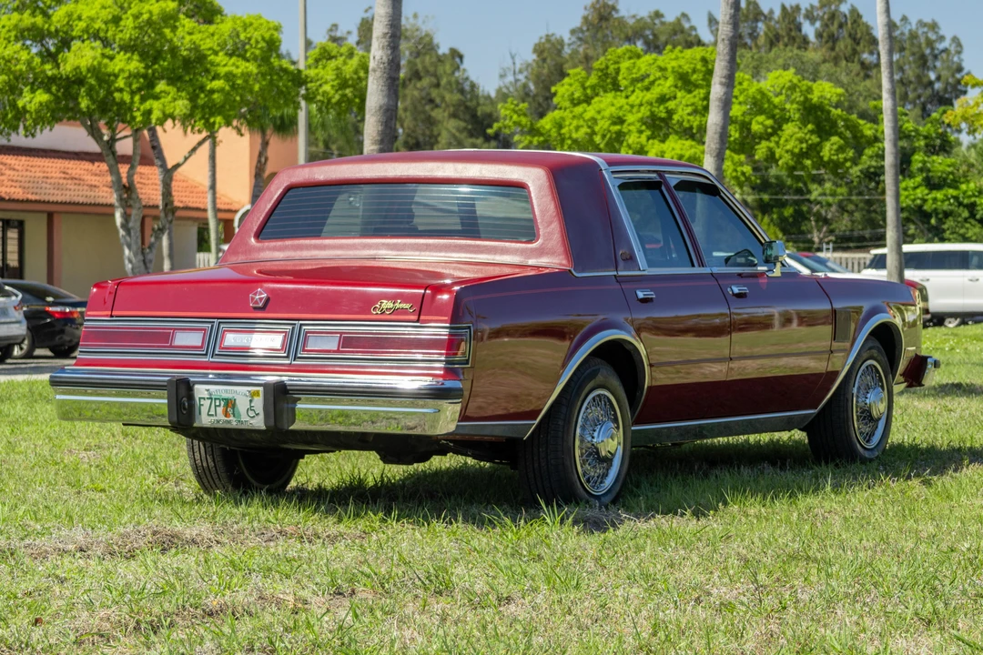 1987 Chrysler New Yorker - Image 9 of 31