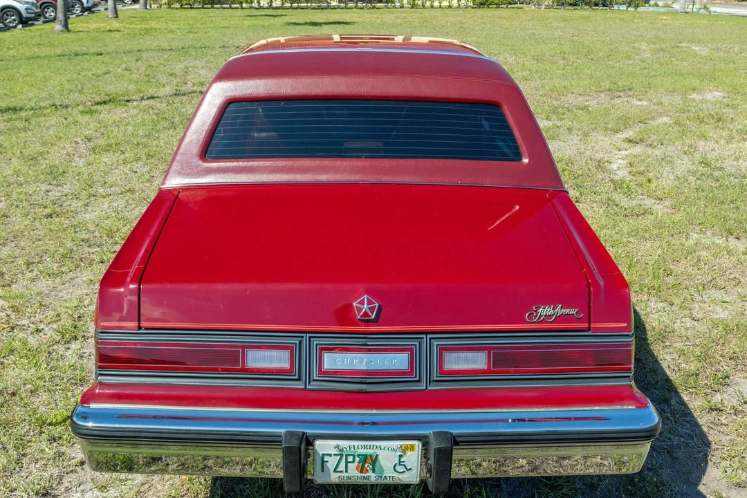 1987 Chrysler New Yorker - Image 8 of 31