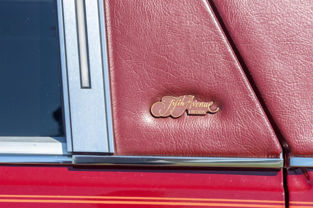 1987 Chrysler New Yorker - Image 25 of 31