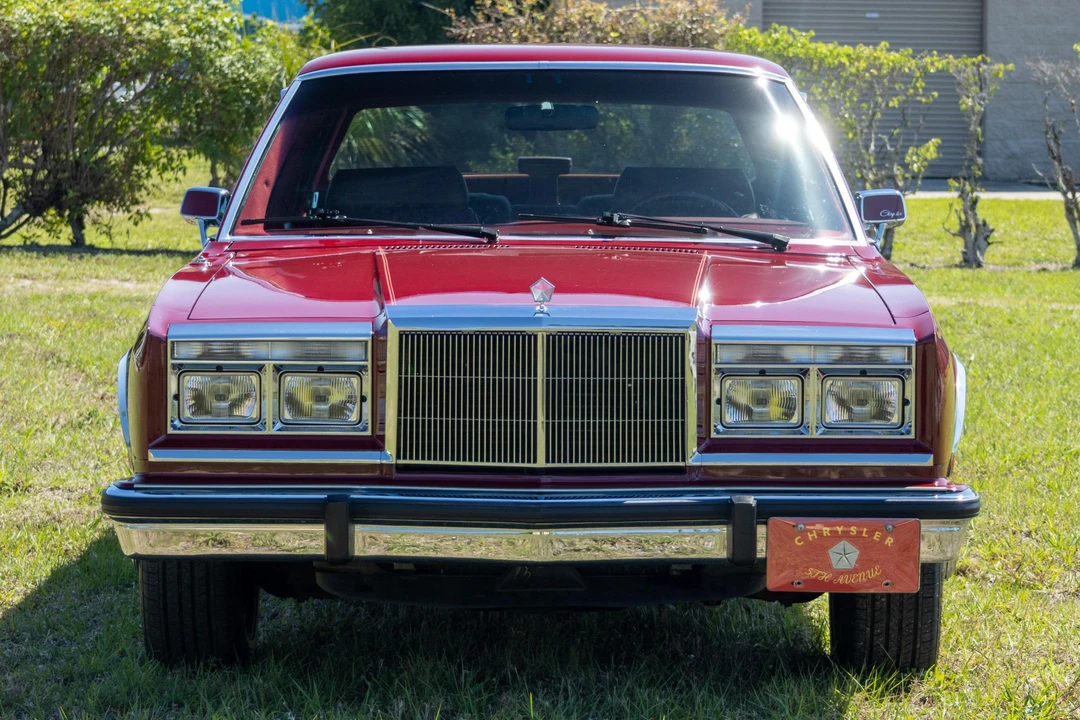 1987 Chrysler New Yorker - Image 2 of 31