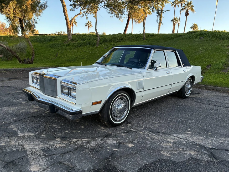 1987 Chrysler New Yorker - Image 4 of 31