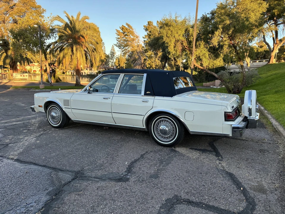 1987 Chrysler New Yorker - Image 7 of 31