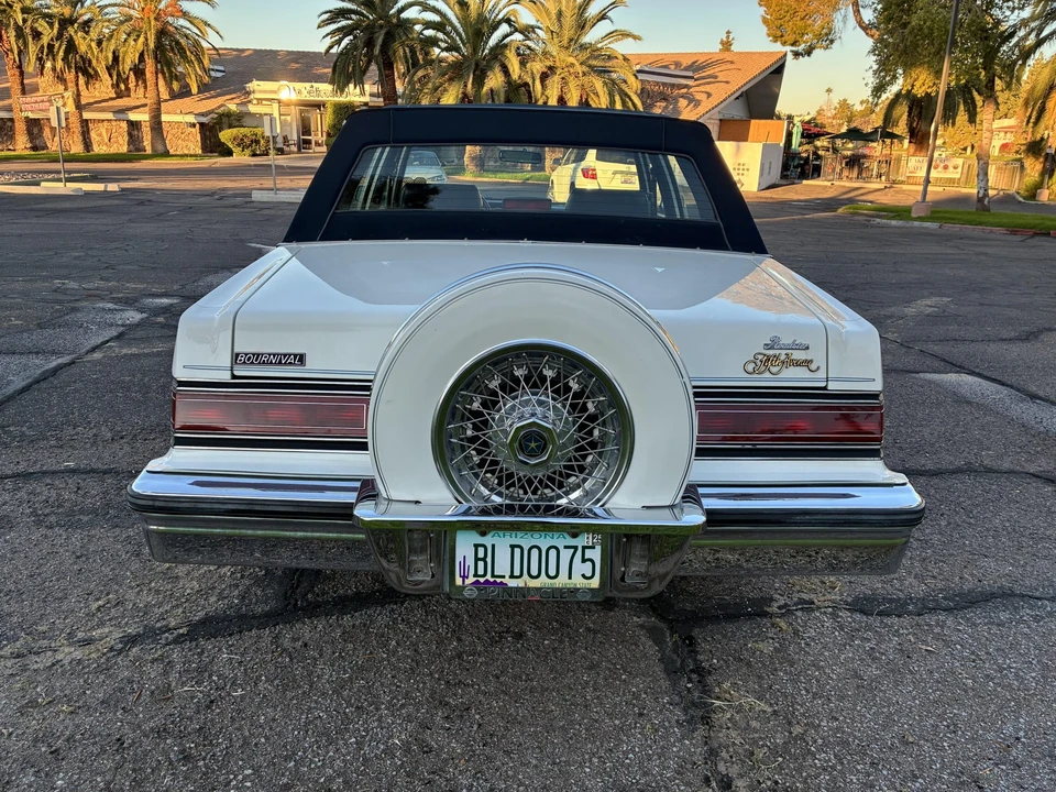 1987 Chrysler New Yorker - Image 9 of 31