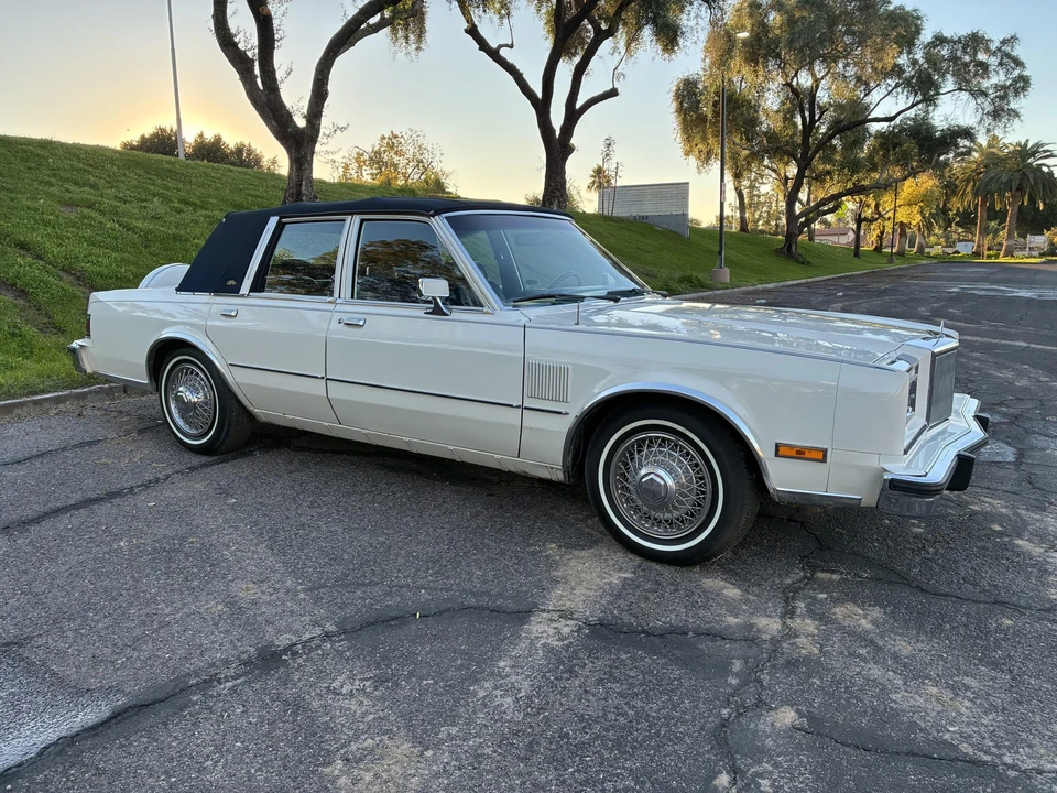 1987 Chrysler New Yorker - Image 13 of 31