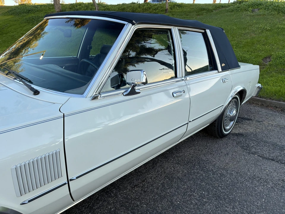 1987 Chrysler New Yorker - Image 21 of 31