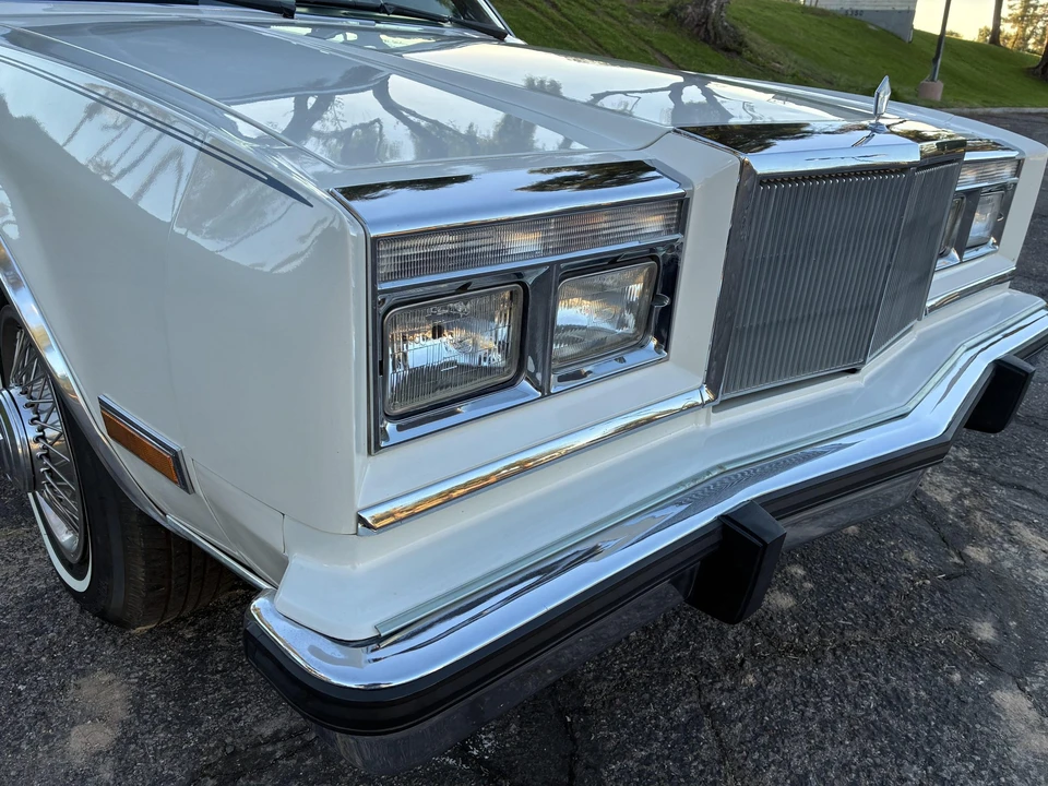 1987 Chrysler New Yorker - Image 16 of 31