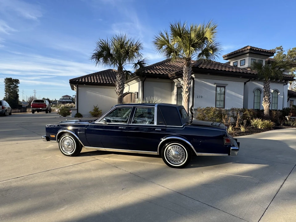 1987 Chrysler New Yorker - Image 4 of 31