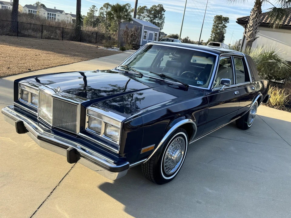 1987 Chrysler New Yorker - Image 2 of 31