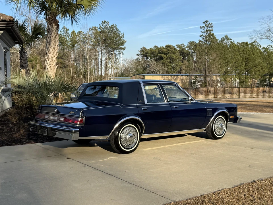 1987 Chrysler New Yorker - Image 7 of 31