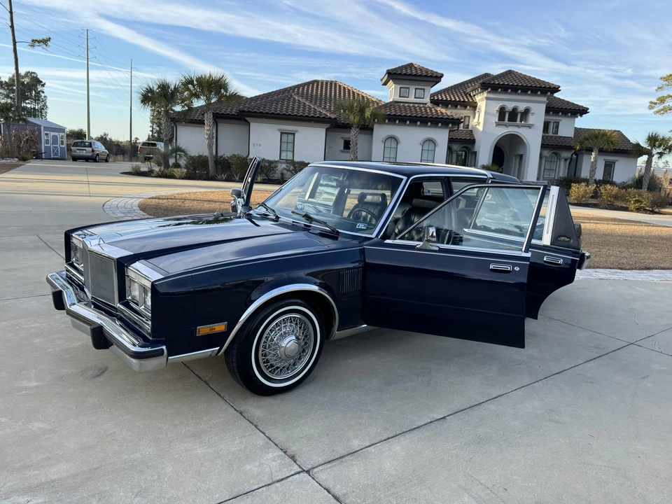 1987 Chrysler New Yorker - Image 13 of 31