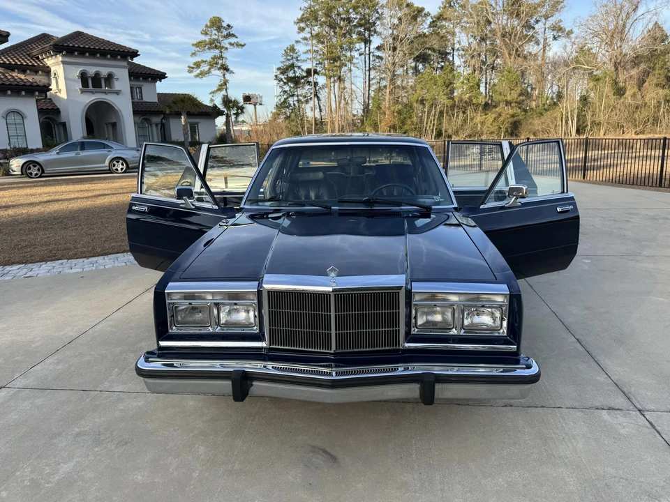 1987 Chrysler New Yorker - Image 11 of 31