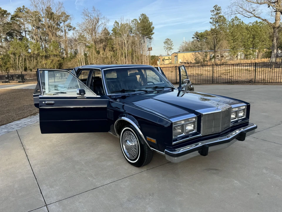1987 Chrysler New Yorker - Image 10 of 31