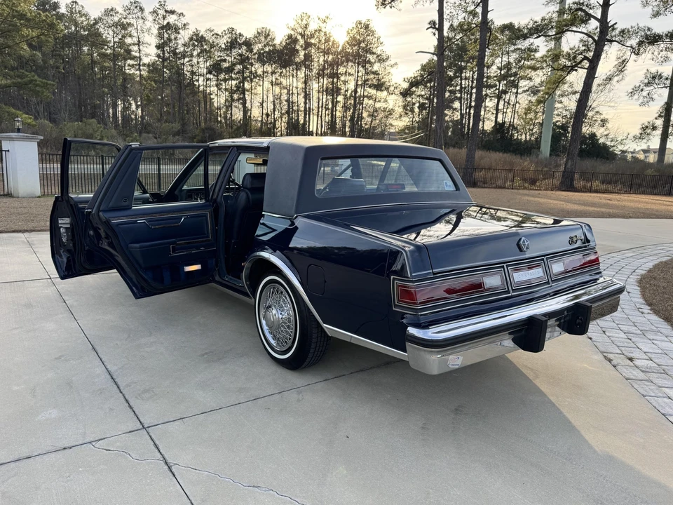 1987 Chrysler New Yorker - Image 14 of 31