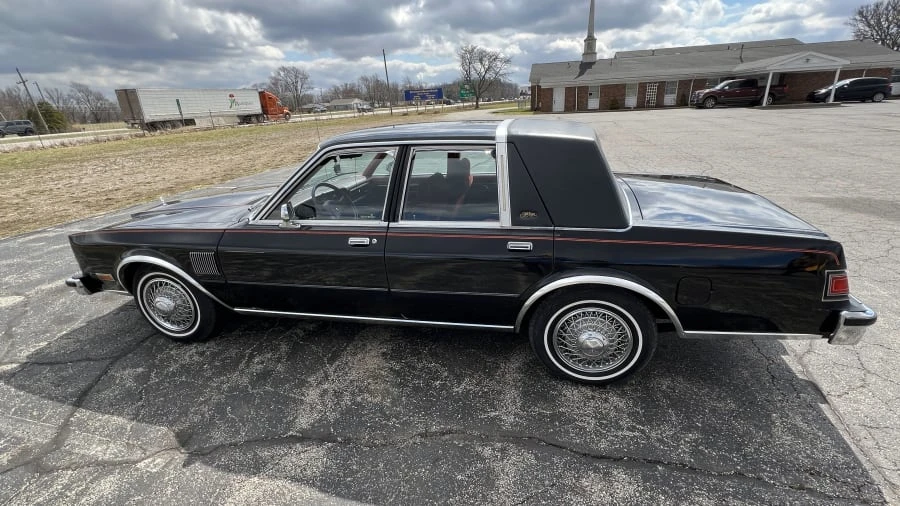 1987 Chrysler New Yorker - Image 2 of 16