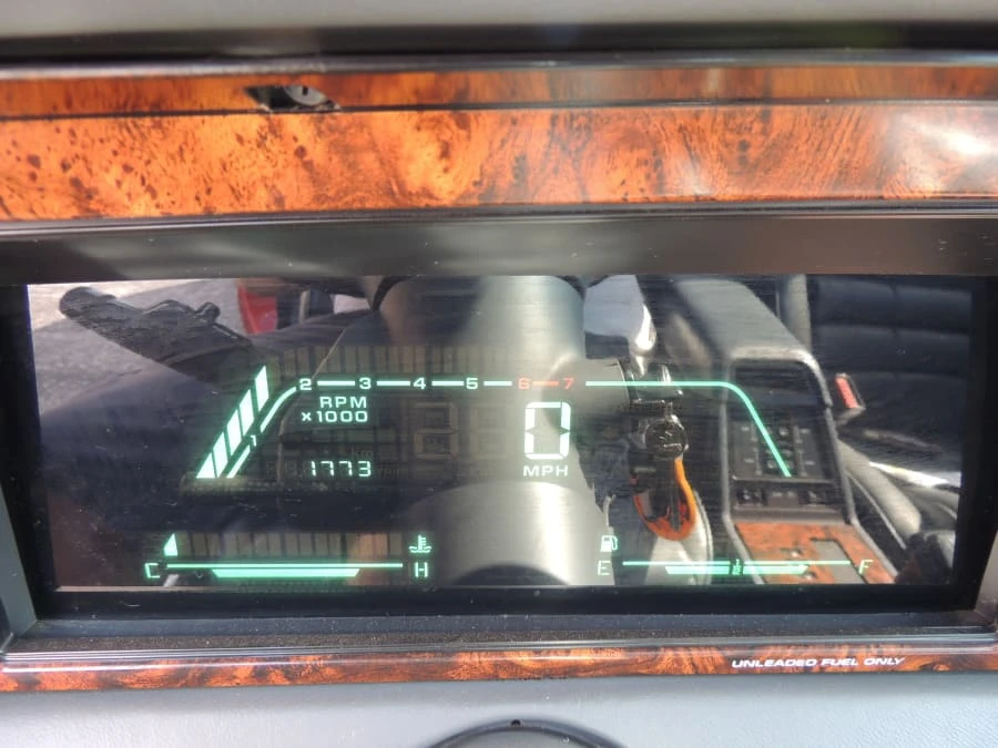 1987 Chrysler LeBaron - Image 4 of 12