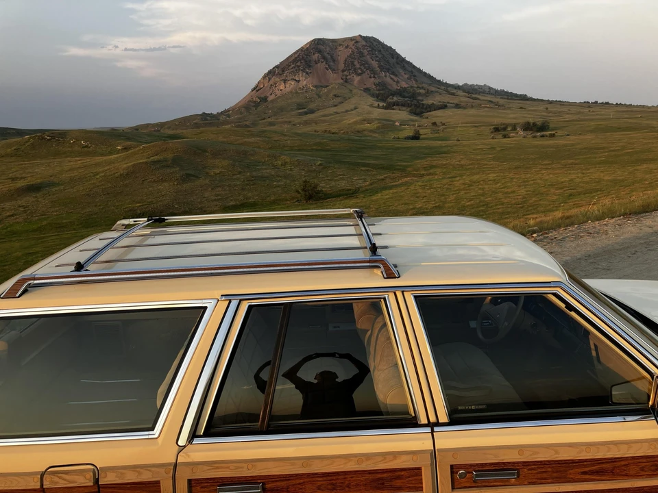 1987 Chrysler Town & Country - Image 19 of 31