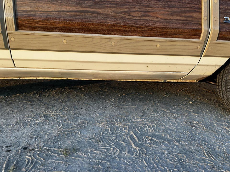 1987 Chrysler Town & Country - Image 23 of 31
