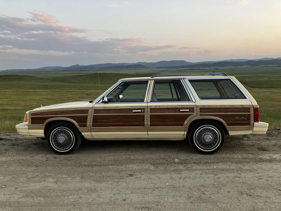 1987 Chrysler Town & Country - Image 16 of 31