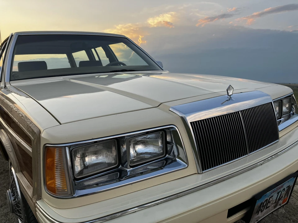 1987 Chrysler Town & Country - Image 17 of 31
