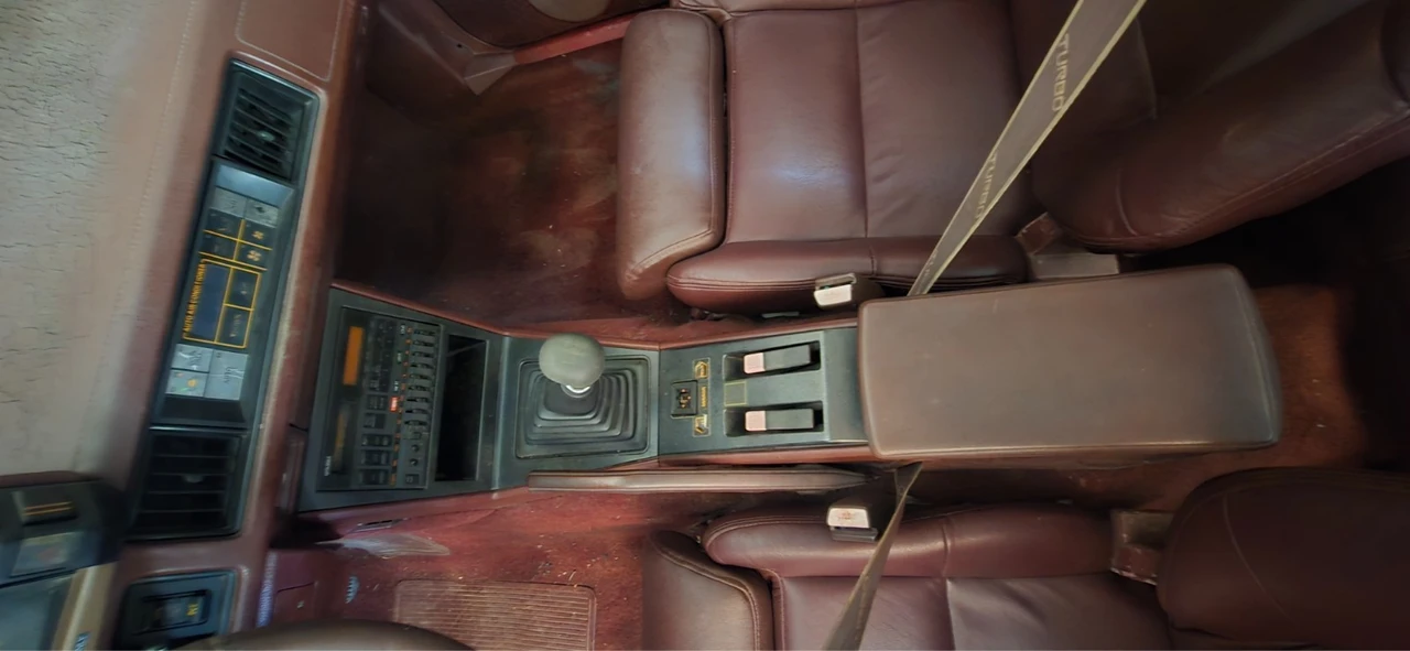 1987 Chrysler - Image 14 of 21