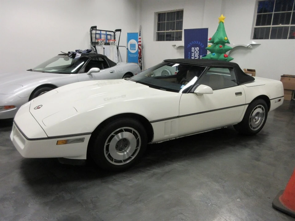 1987 Chevrolet Corvette C4 - Image 16 of 21